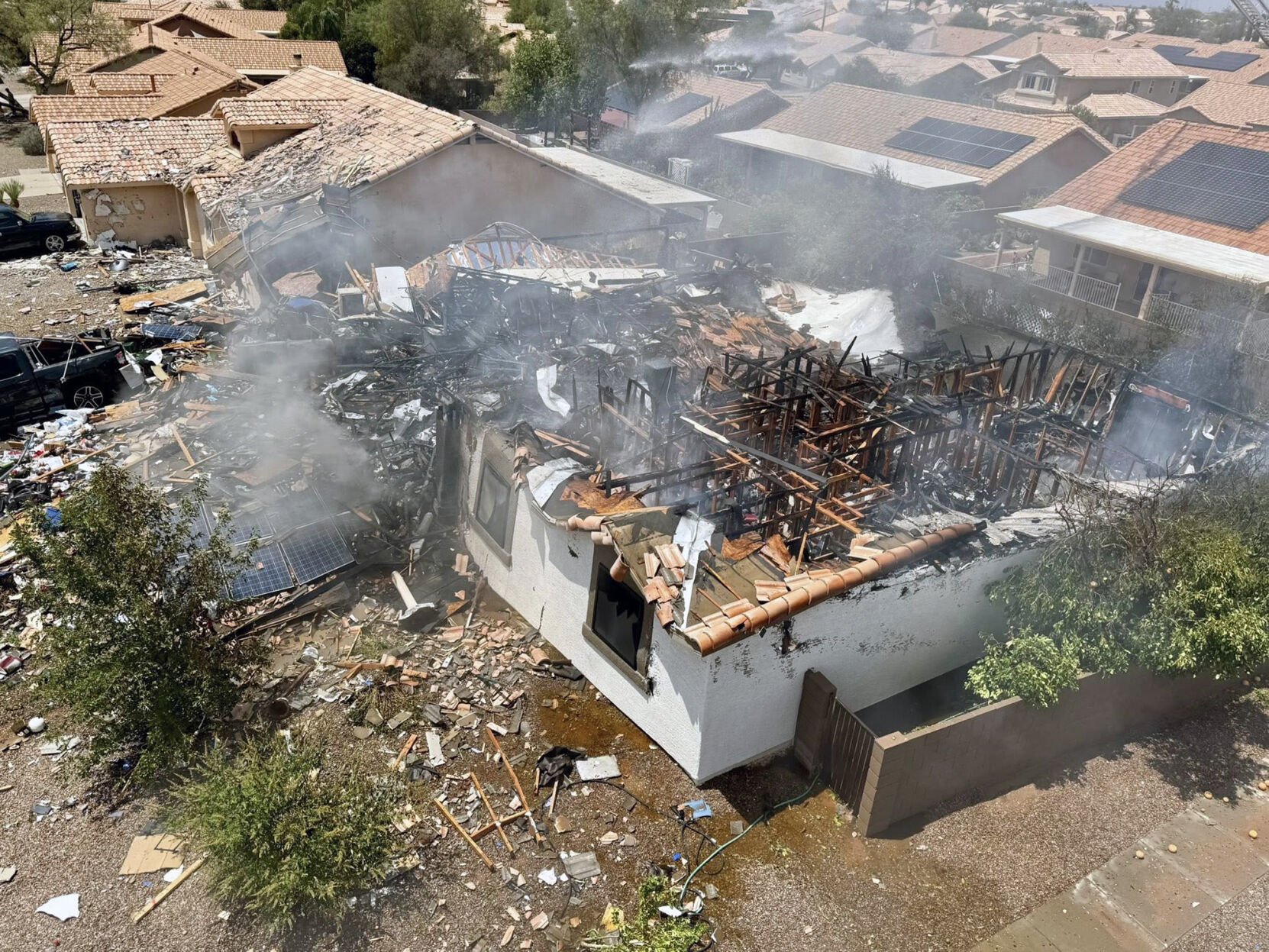 Fire destroys house on ÃÛèÖÖ±²¥'s SE side
